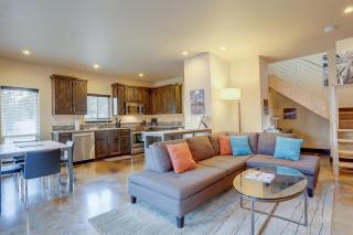 Urban Roundabout home - 0