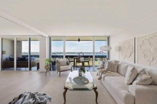 Renovated Two Bedroom Condo with Lake Views - 5