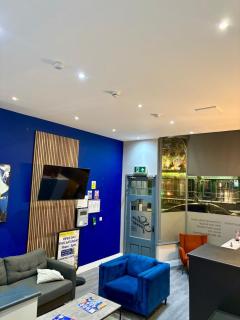 Nottingham Hotspot Studio, Brand New & Modern - 2