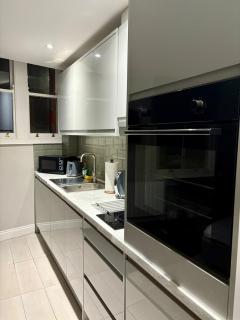 Nottingham Hotspot Studio, Brand New & Modern - 6