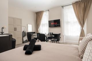 Entire Aparthotel Bold St 8 Apartments - 1