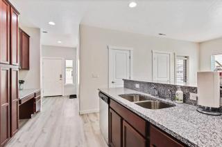 Modern 3BR Home in Meridian - King Suite - Comfort - 1