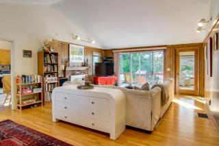 4,200 Sq Ft Mid-Cape Cottage with Furnished Deck! - 5