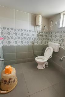 Yashwithaa Homestay Tirupati - New Hill View Apartments with Balcony, AC, WiFi, TV - 4