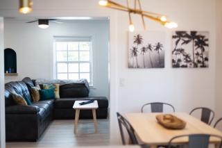 Spacious 3br 2ba Cottage Steps to Water & Downtown - 6