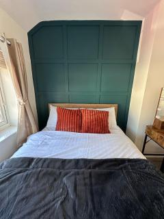 Last Min Staycation, Wolverhampton, 3 BR, Parking - 8
