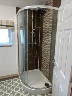 Last Min Staycation, Wolverhampton, 3 BR, Parking - 2