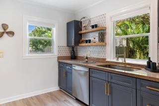 Incredible 3br Home with Yard near Beach and Downtown - 6