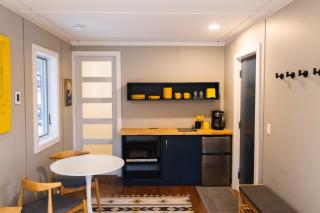 Modern Tiny House with hot tub & river near Stowe - 6