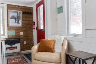 Maple Sugar Shack Tiny House with hot tub & river by Stowe - 2