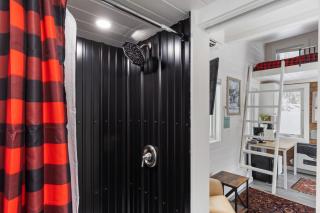 Maple Sugar Shack Tiny House with hot tub & river by Stowe - 2