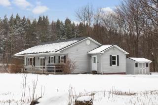 Smuggler's Notch Mountain House with hot tub & river - 3