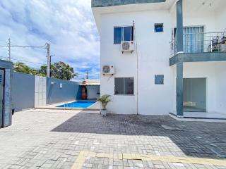 Apto no pavimento superior com 2 quartos (ambos com ar)com vista para o mar e internet privada 300MBPS. a aproximadamente 900m da praia de Taperapuã (Axé Moi), Residencial Vista Bela condomínio com piscina e área gourmet. - 8