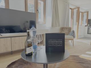 Liftside Terrace Retreat Modern & Cozy - 7