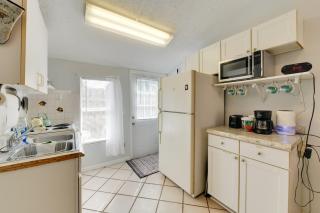 1 Mi to Nokomis Beach Quiet Getaway with Fire Pit - 3