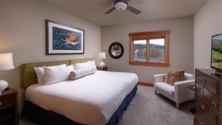 Sunshine Peak Chalet - 1