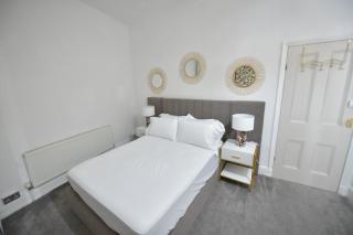 Spacious & Cosy Double Bed Room Stockport - Stockport - 0