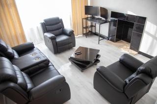 Villa Emma - Modern Bungalow with EV Point, Free Parking & Workspace - 9