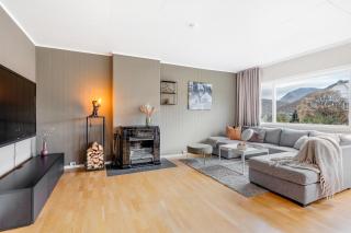 Family Home Downtown - 7