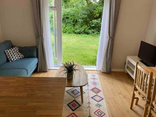 Beautiful 1 Bedroom Flat Close to the City Centre - 5