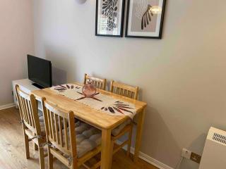 Beautiful 1 Bedroom Flat Close to the City Centre - 6