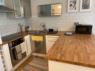 Beautiful 1 Bedroom Flat Close to the City Centre - 1