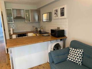 Beautiful 1 Bedroom Flat Close to the City Centre - 2