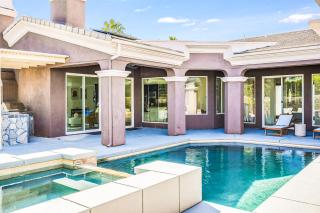 Your Relaxing Getaway Private Villa with Pool & Spa - 8
