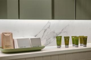 Lux Box Hill Retreat with Gym and Sky Garden - 7