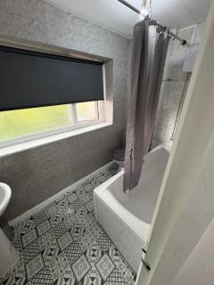 Cosy room 2 Gatwick - 3