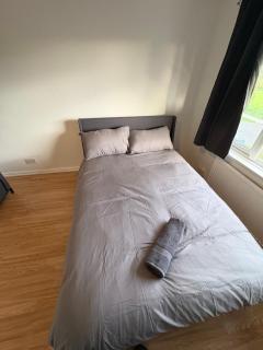 Cosy room 2 Gatwick - 5