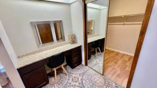 Rare to find 2 bedrooms 1 King bed & 2 Twins beds 2 bathrooms - 3