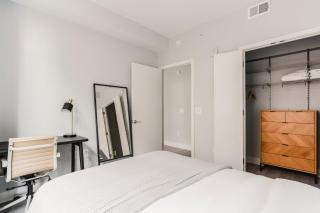 Blueground Bethesda pool gym near Row WDC-1040 - 2