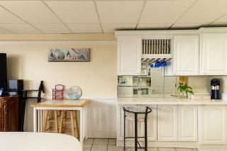 Beachfront Escape Pool Decks Jacuzzi Tub - 5