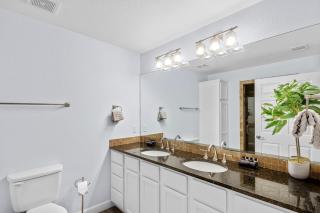 Lake LBJ Compound 2 Homes Side-by-Side Sleeps 25 Pool Hot Tub Great Fishing - 1