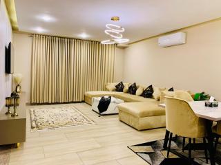 Elegant by 2ndHome Equipped with massage chair - 8
