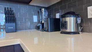 West Hollywood Cozy 1BR Free Parking, Pool & Gym - 1