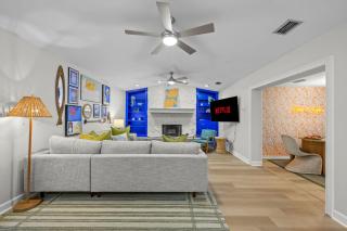 Resort-Style Oasis Pool Mini Golf Playground - 2