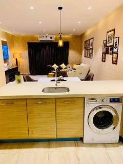 Gold Rush by 2ndHome Equipped with massage chair - 7