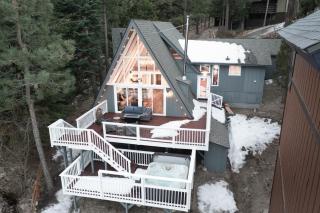 Cove Lakeside Jacuzzi, Central AC, Stunning View - 0