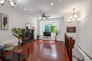Central Spacious 3 Br Upstairs - 8