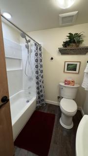 Vintage 2 bedroom close to downtown and river walk - 2