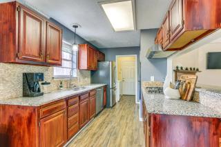 Fish, Golf, Explore: Home 3 Mi to Prien Lake Park! - 9
