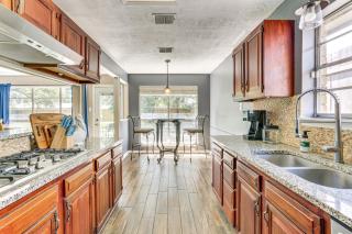 Fish, Golf, Explore Home 3 Mi to Prien Lake Park! - 1