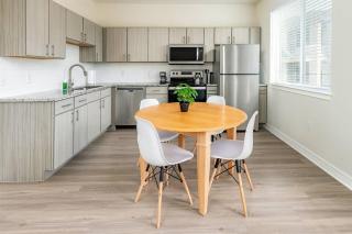 Stylish 1 BR APT - 8