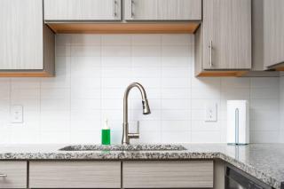 Stylish 1 BR APT - 2
