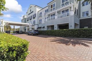 Steps to Lido Village and the Marina Heart of Lido Island 2 Car Garage - 6