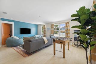 1Min walk to Beach 9 Bedroom GameRoom, Pets, Sleeps 20 - 6