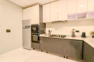 2 Bedroom Sabolak Suite Oak - 6