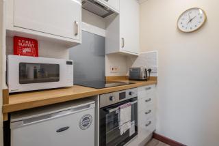 1Bed Central Apt With Parking - 1